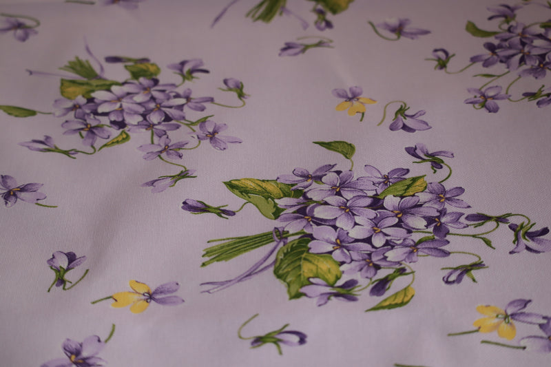 Marbella Tafelkleed - Paarse Bloemetjes - 80% Katoen - 20% Polyester - 180 cm x 140 cm