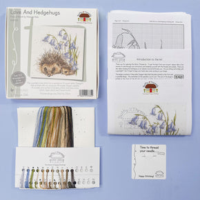 Wrendale Designs Love and Hedgehugs Borduurpakket - 26 cm x 26 cm