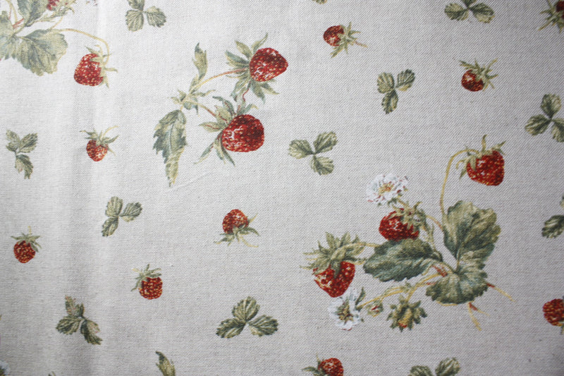 Marbella Tafelkleed - Aardbeien - 80% Katoen - 20% Polyester - 250 cm x 140 cm