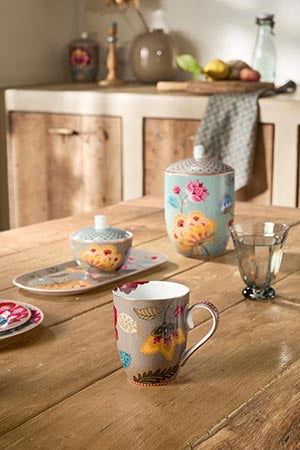 Pip Studio Blooming Tales Fantasy Khaki Beker - Porselein - 365 ml