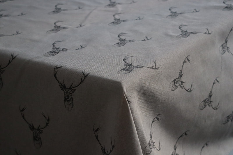 Tafelkleed - Hert - 80% Katoen - 20% Polyester - 250 cm x 140 cm