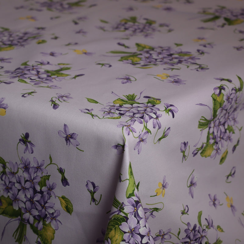 Marbella Tafelkleed - Paarse Bloemetjes - 80% Katoen - 20% Polyester - 180 cm x 140 cm