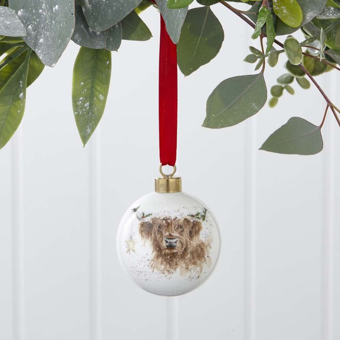 Wrendale Designs Highland Cow Kerstbal - Hoogland Koe - Porselein - Ø 7 cm