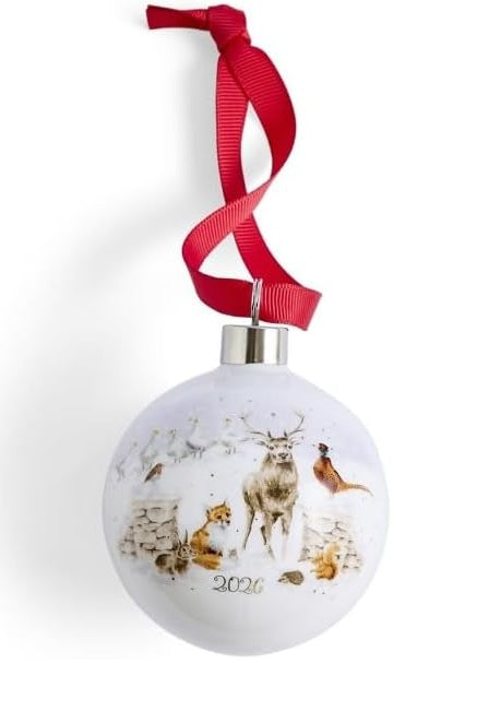 Wrendale Designs Snow Place Like Home 2026 Kerstbal - Porselein - Ø 7 cm